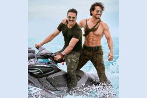 Akshay Kumar, Tiger Shroff unleash cool vibes in first look from ‘Bade Miyan Chote Miyan’ on New Year