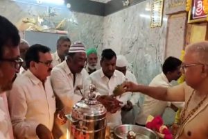 Hindus, Muslims together offer special prayers in K’taka