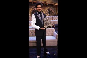 Munawar pips Abhishek, lifts ‘BB17’ trophy, goes home with car, Rs 50 lakh richer