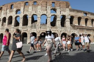 Italy imposes tougher fines for monument, artwork vandalism