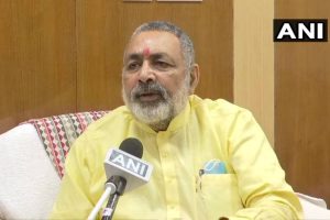 “Anti-Hindu DNA”: Union Minister Giriraj Singh attacks Akhilesh Yadav for silence on Bahraich incident