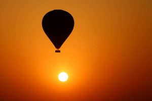 Hot air balloon crash in Arizona desert kills 4