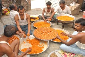 8 lakh laddoos from Kashi Vishwanath, Mahakal temples to be distributed on Jan 22