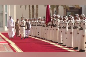 PM Modi receives ceremonial welcome in Doha, holds bilateral with Amir of Qatar