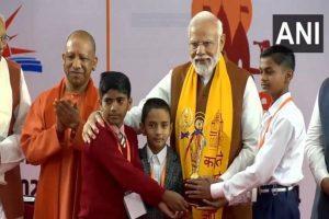 PM Modi distributes prizes to winners of Sansad Sanskrit Pratiyogita in Varanasi