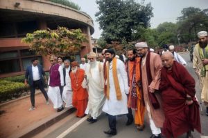 “Paigaam-e-Mohabbat hai”, say religious leaders as they reach Parliament to meet PM Modi