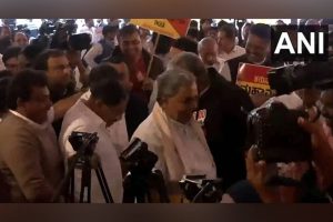 Karnataka CM Siddaramaiah, DK Shivakumar arrive at Jantar Mantar to participate in tax devolution protest against Centre