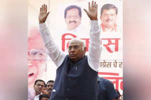 Congress guarantees reviving Scheduled Caste Plan, tribal Sub-Plan, says Mallikarjun Kharge