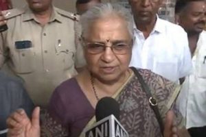 “Don’t sit at home, come out and vote, it’s your right..” says RS MP Sudha Murty after casting vote in Bengaluru