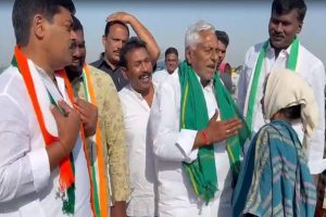 Telangana: Congress candidate Jeevan Reddy slaps woman