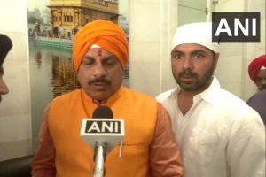 MP CM Mohan Yadav offers prayers at Golden Temple in Amritsar