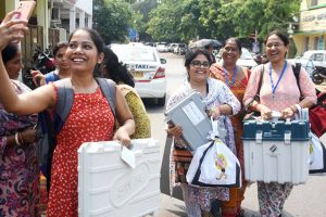 49 seats go to polls in Phase 5 of Lok Sabha elections today; Electoral battles to test influence of some famous political dynasties