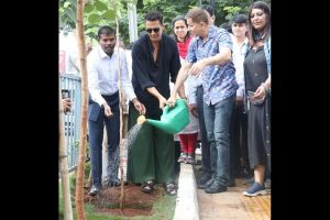 Akshay Kumar joins Mumbai’s tree plantation drive to honour his parents