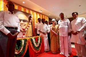 Sonia, Rahul Gandhi pay tribute to former Tamil Nadu CM Karunanidhi on his birth anniversary