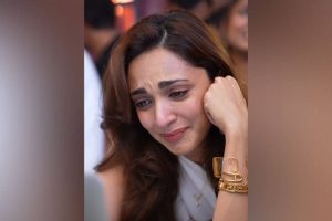 Kiara Advani gets emotional as she completes 10 years in film industry