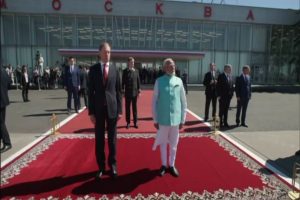 PM Modi received by Russia’s first Deputy PM, accorded Guard of Honour in Moscow