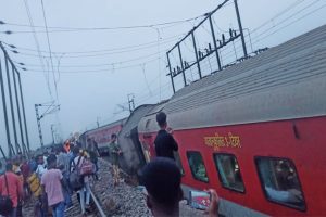 Two killed as several coaches of Howrah-CSMT Express train derail near Jharkhand’s Chakradharpur