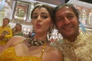 Ananya Panday drops cute selfie with dad Chunky Panday at Anant Ambani, Radhika Merchant’s ‘Shubh Ashirwad’ ceremony