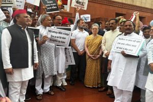 “Compulsion of government visible in Budget” say opposition leaders as INDIA bloc protests Budget