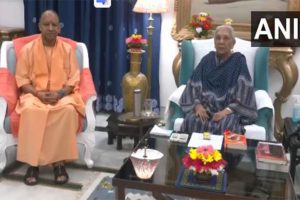 CM Yogi calls on Governor Anandiben Patel