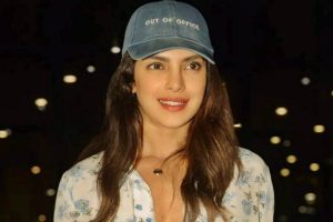 Priyanka Chopra surprises fans with Mumbai return