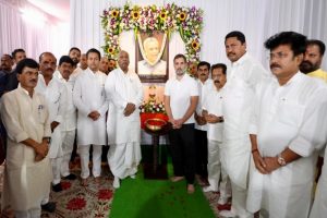 Maharashtra: Rahul Gandhi, Mallikarjun Kharge meet family of late Congress MP Vasantrao Chavan