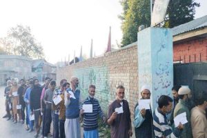 J-K records 26.72% turnout as of 11 am in first phase voting