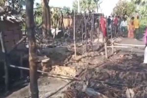 Nawada: Houses set ablaze in Krishnanagar, oppositions slams NDA Govt for “atrocities on Dalits”