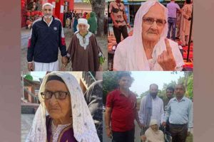 JK Assembly Polls: Elderly join in the voting spirit of Jashn-e-Jamhuriyat in Phase 3