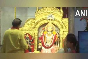 Delhi: Aarti performed at Jhandewalan Mata Temple on 5th day of Shardiya Navratri