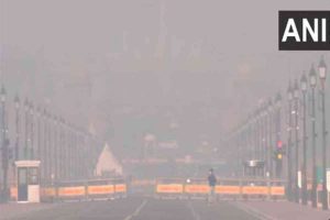 Delhi air pollution persists in ‘Very Poor’ category, thick smog engulfs parts of city