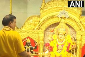 Delhi: First day of Shardiya Navratri celebrated with aarti at Jhandewalan Mata Temple