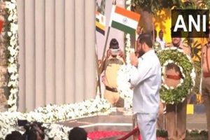 Maharashtra CM, DyCM, Governor pay tributes to bravehearts of 26/11 terror attacks