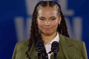 Alicia Keys advocates for women’s rights at Kamala Harris rally in Pennsylvania