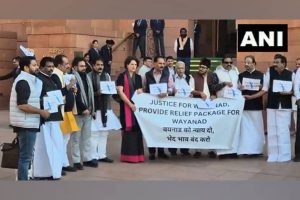 “Justice for Wayanad”: Kerala MPs including Priyanka Gandhi stage protest at Makar Dwar of Parliament