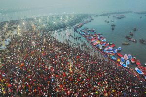 Maha Kumbh 2025: Devotees Flock to Triveni Sangam for Paush Purnima ‘Snan’