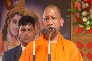 “Living Form of Our Eternal Culture and Faith”: CM Yogi Lauds Devotees Participating in Maha Kumbh’s First ‘Amrit Snan’