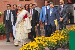 Budget 2025: Nirmala Sitharaman Honors Madhubani Artist Dulari Devi with Her Saree Choice