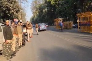 Security Increased Outside SP Office in Lucknow Amid Protest Concerns