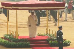 Amir of Qatar Receives Guard of Honour and Ceremonial Welcome at Rashtrapati Bhavan