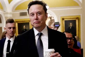 Elon Musk Orders Federal Employees to Share Weekly Progress or Face ‘Resignation’