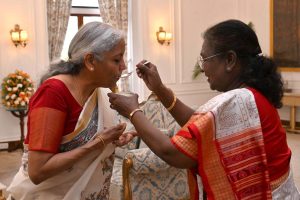 President Murmu Offers ‘Dahi-Cheeni’ to FM Sitharaman Ahead of Budget 2025