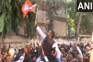 BJP’s Parvesh Verma Visits Hometown Mundka After Winning New Delhi Seat