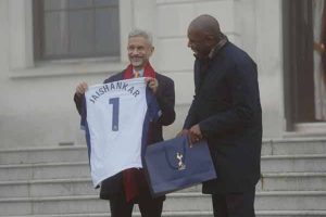 David Lammy Gifts EAM Jaishankar Tottenham Hotspur Jersey During Diplomatic Visit