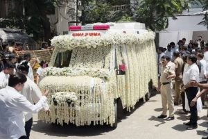 Nirmal Kapoor Laid to Rest: Kapoor Family and Friends Join for Final Rites