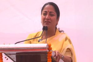 Delhi CM Rekha Gupta Launches Green Drive, Sets Target to Plant 70 Lakh Trees