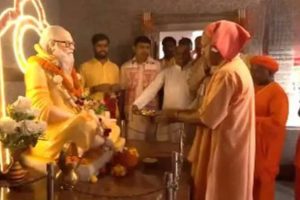 On Guru Purnima, UP CM Yogi Adityanath Offers Prayers at Gorakhnath Temple, Pays Tribute to Spiritual Lineage