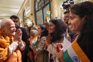 PM Modi Receives Warm Welcome from Indian Diaspora in Argentina, Marks First Bilateral Visit in 57 Years