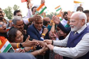 Indian Diaspora in London Gives Warm, Emotional Welcome to PM Modi