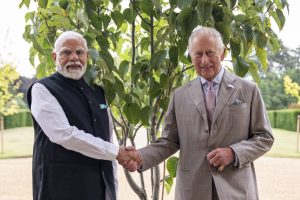 PM Modi Meets King Charles III, Discusses India-UK Ties and Sustainability; Gifts Sapling Under ‘Ek Ped Maa Ke Naam’ Campaign